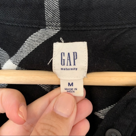 💕HOST PICK💕 Gap Maternity - plaid maternity or nursing button down shirt - Picture 3 of 4